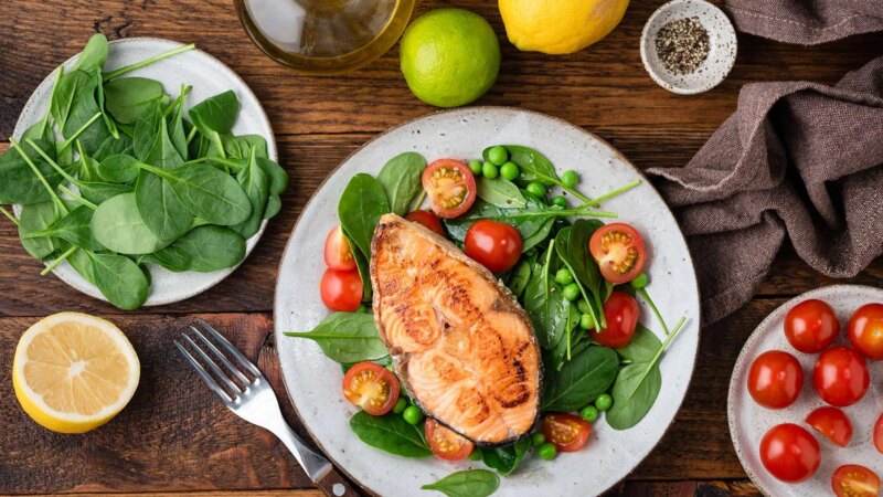 Mediterranean Diet Greatly Reduces Heart Disease Risk in Women