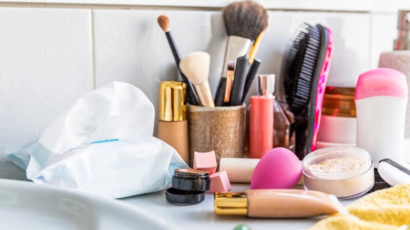 Psoriasis: Tips for Wearing Makeup