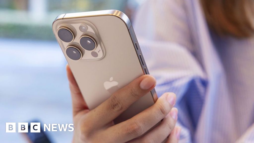 Apple urged to withdraw ‘out of control’ AI news alerts