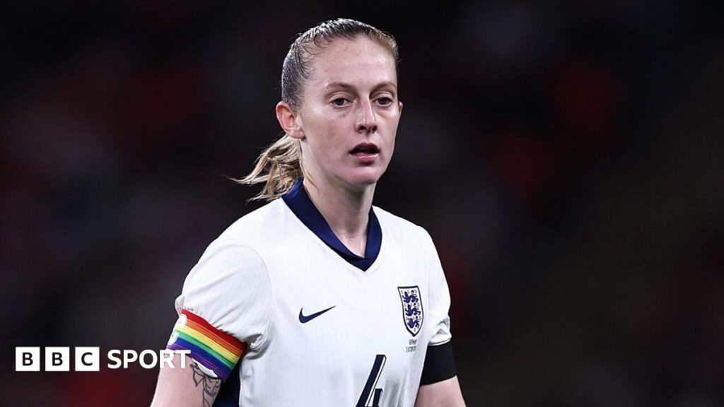 Keira Walsh: Chelsea sign England midfielder from Barcelona