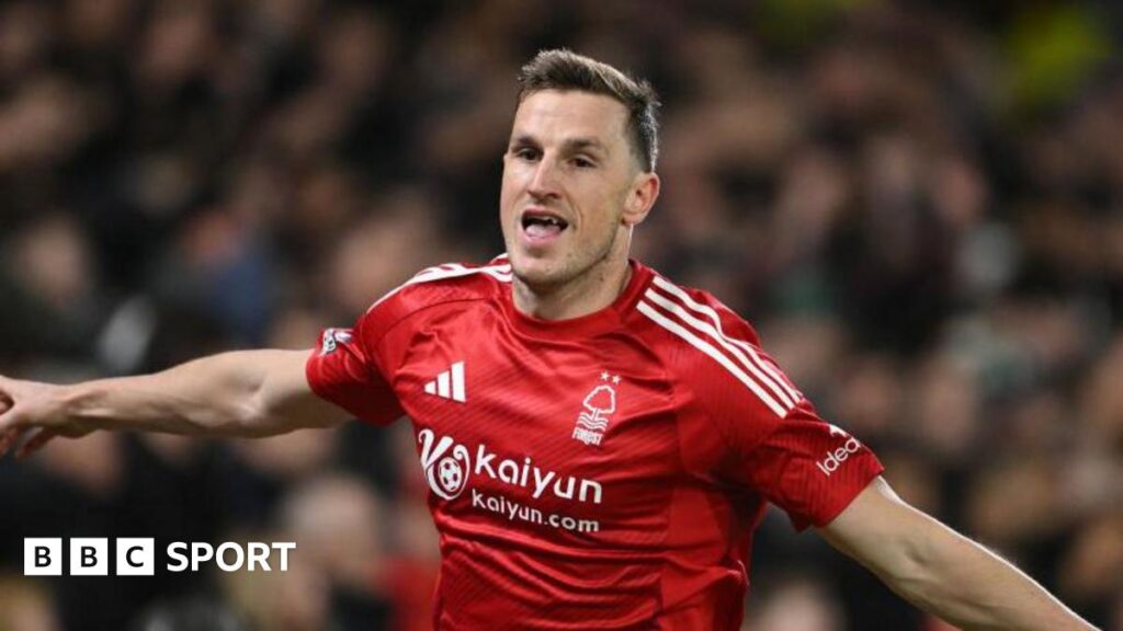 Chris Wood: Nottingham Forest striker signs extension until 2027