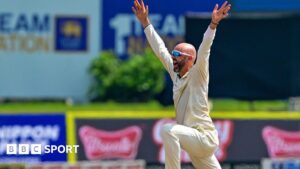 Nathan Lyon takes 550th Test wicket as Australia dominate against Sri Lanka