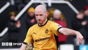 Irish Premiership: Carrick Rangers stun Larne as Glentoran and Glenavon win