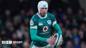 Mack Hansen: Wing commits to Ireland and Connacht until end of 2026-27 season