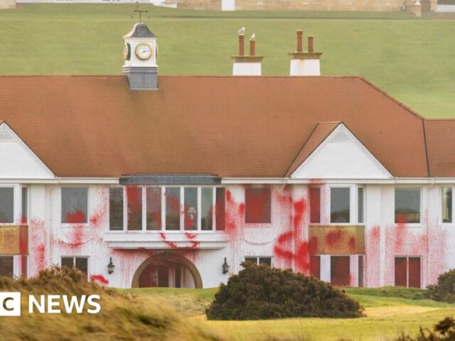 Trump Turnberry vandalised by pro-Palestine group