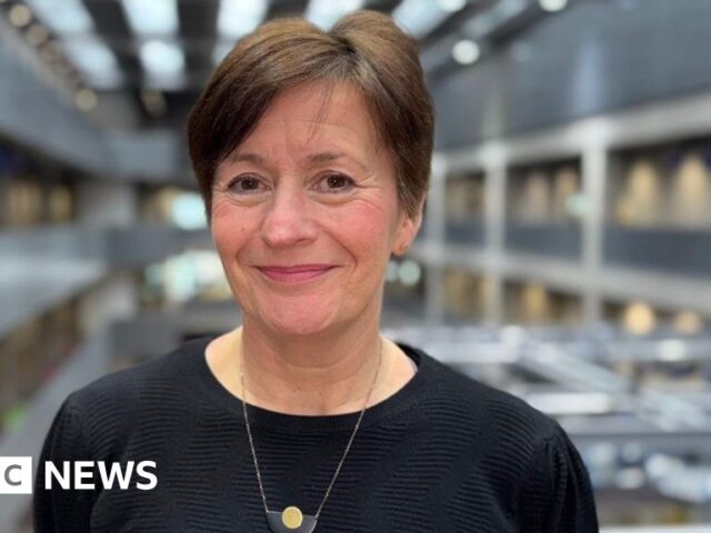 How a BBC journalist saved a woman who walked into the sea