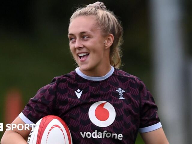 Hannah Jones: Wales captain considered future after contracts row