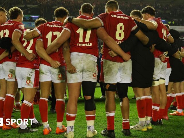 Six Nations: Struggling Wales aim to avoid unwanted history