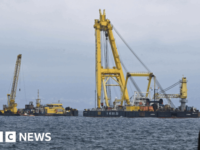 Diver dies working on tycoon’s sunken superyacht