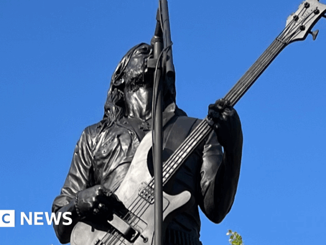 Statue of Motörhead singer Lemmy Kilmister unveiled in Burslem