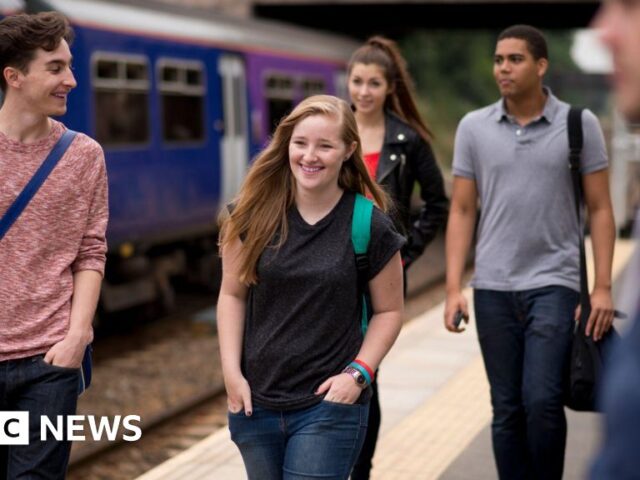 Train driver minimum age to be lowered to 18