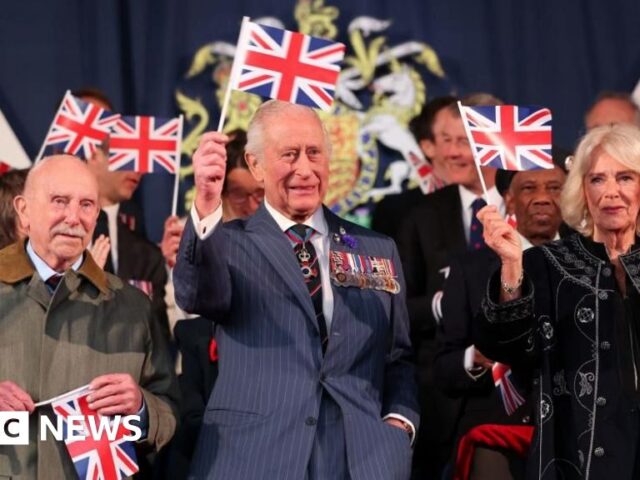 VE Day service honours last generation of WW2 veterans