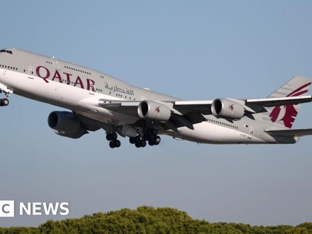 White House, Qatar discuss transfer of luxury jet for Air Force One