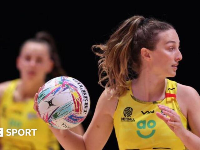 Netball Super League: Manchester Thunder beat Cardiff Dragons to secure top-four spot